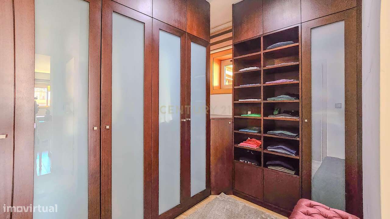 Apartamento T2 no Bonfim, Porto, terraço fechado e varanda.-23
