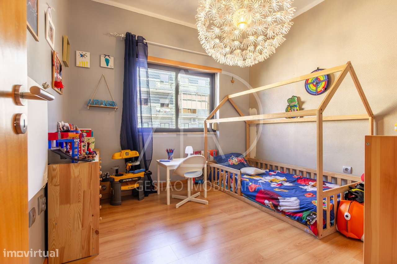Apartamento T2 bem localizado em Baixa da banheira-16