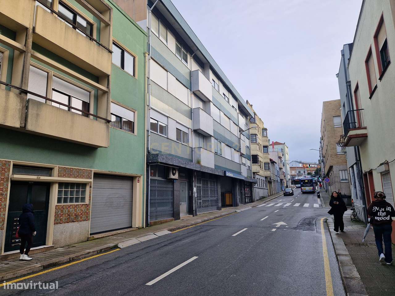 Apartamento T2+1 Renovado com Terraço na Constituição, Porto - Grande imagem: 2/16