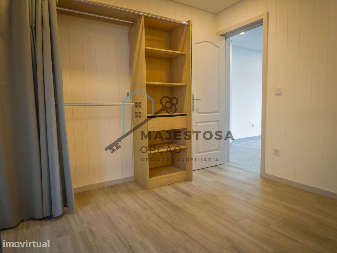 Moradia com 4 Apartamentos T1 — Gualtar, Braga-20