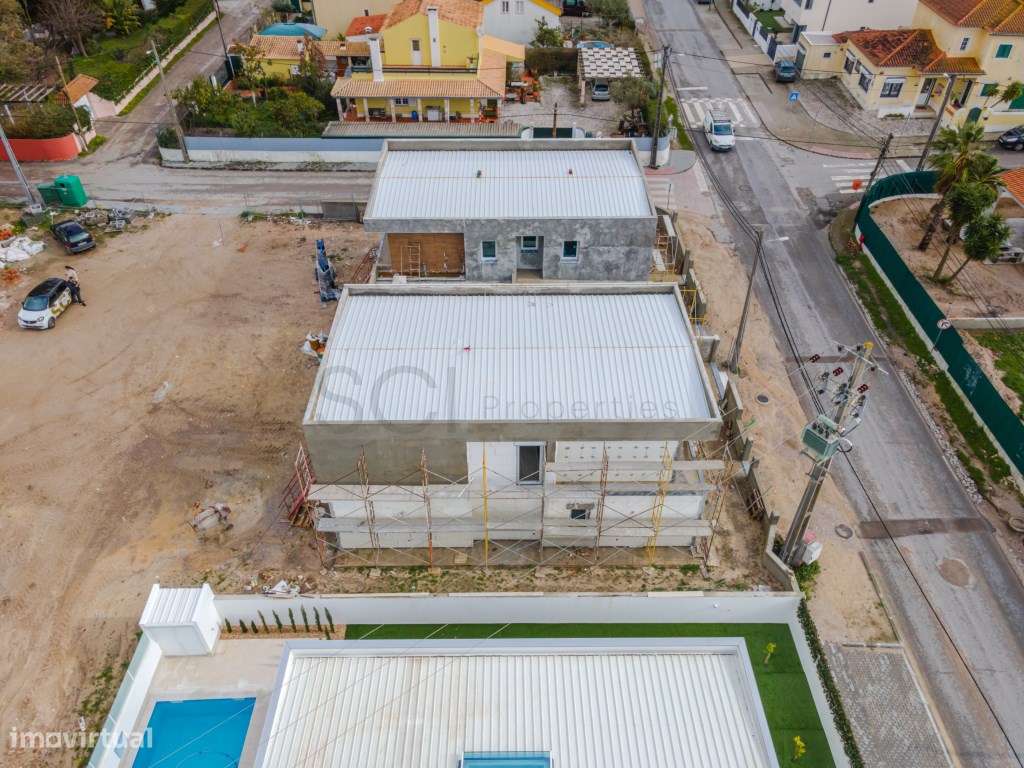 Moradia T4 Independente com Garagem e Piscina em Azeitão-34