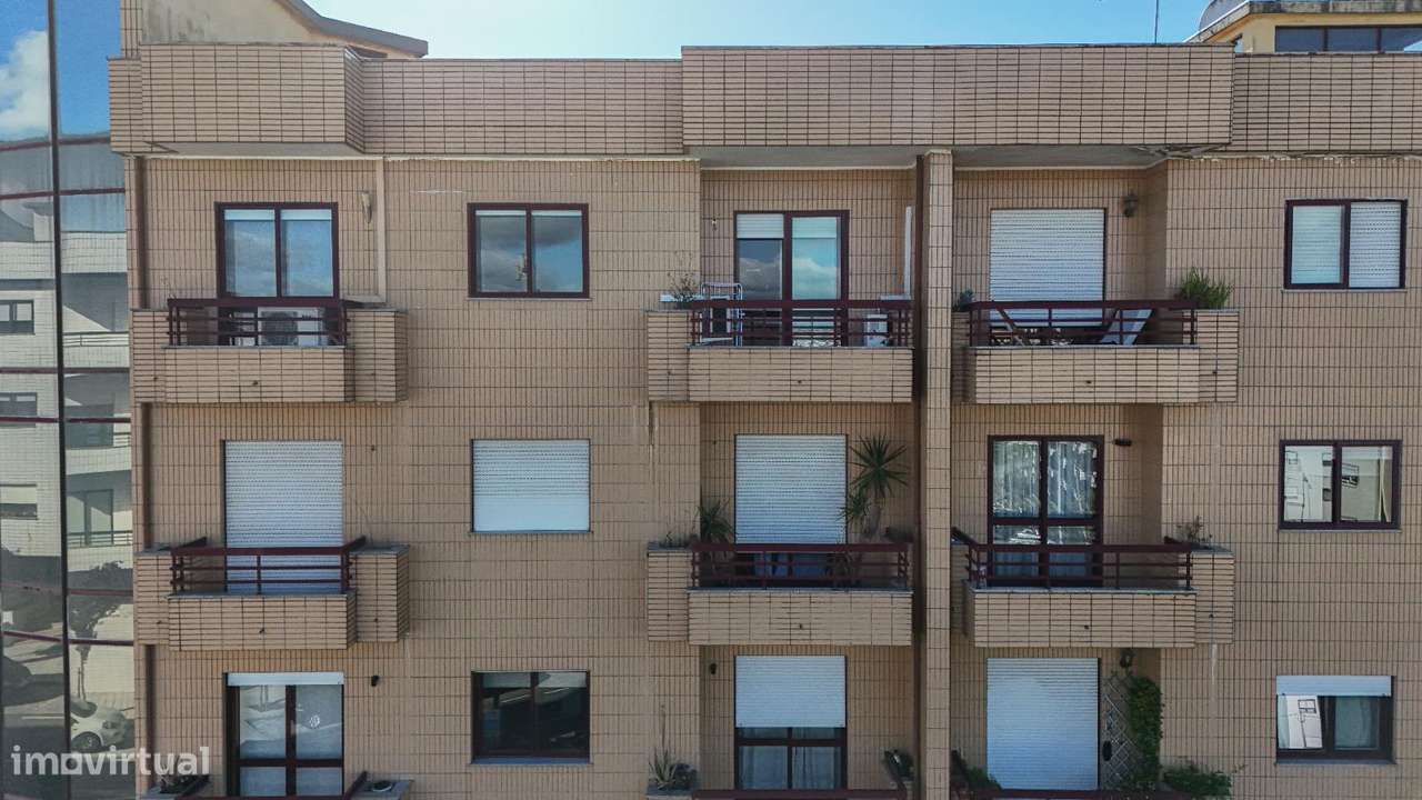 Oportunidade Imperdível, T3 Gondomar, condomínio Privado. Junto  Metro-21