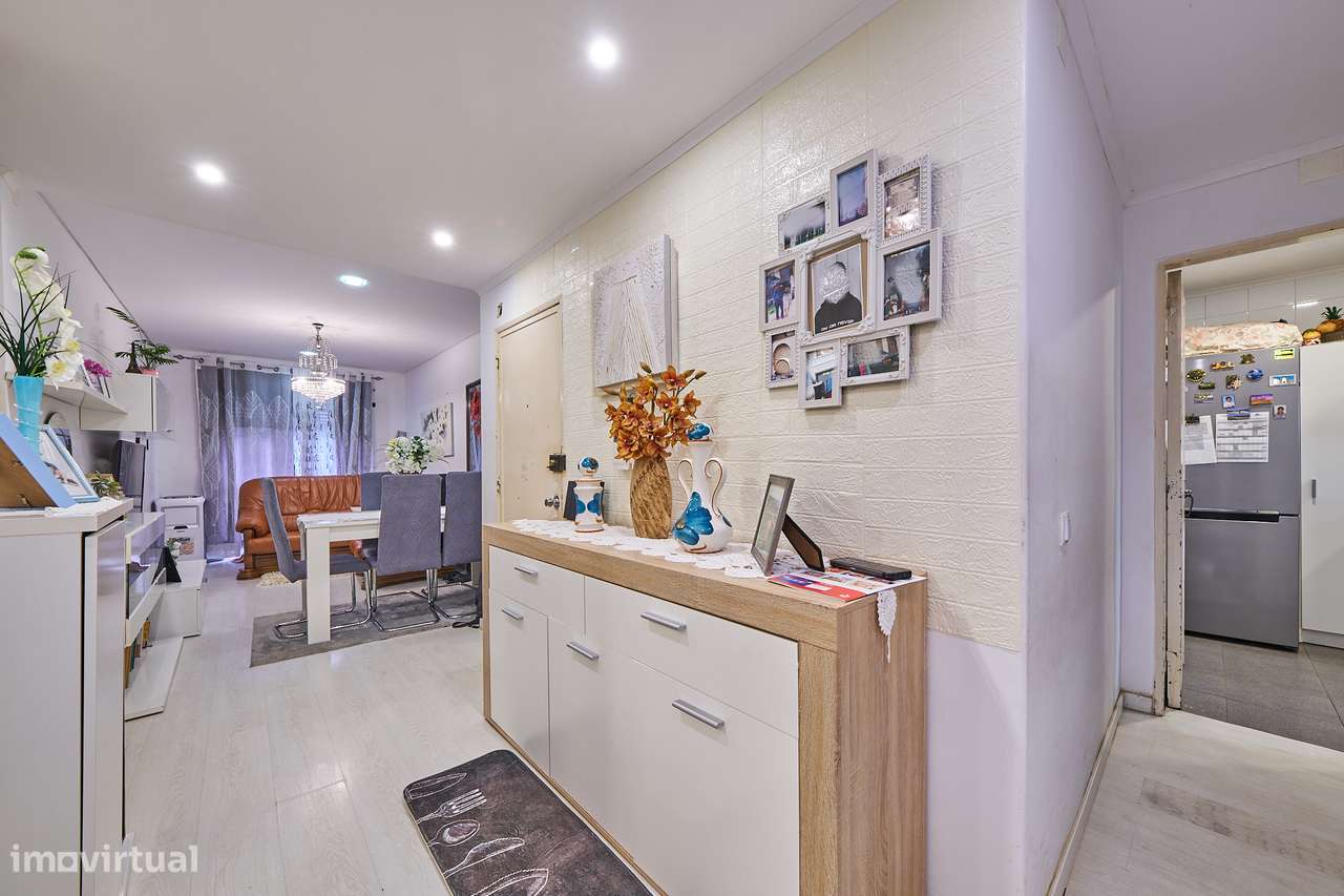 Apartamento T3 com varanda na Sobreda-3