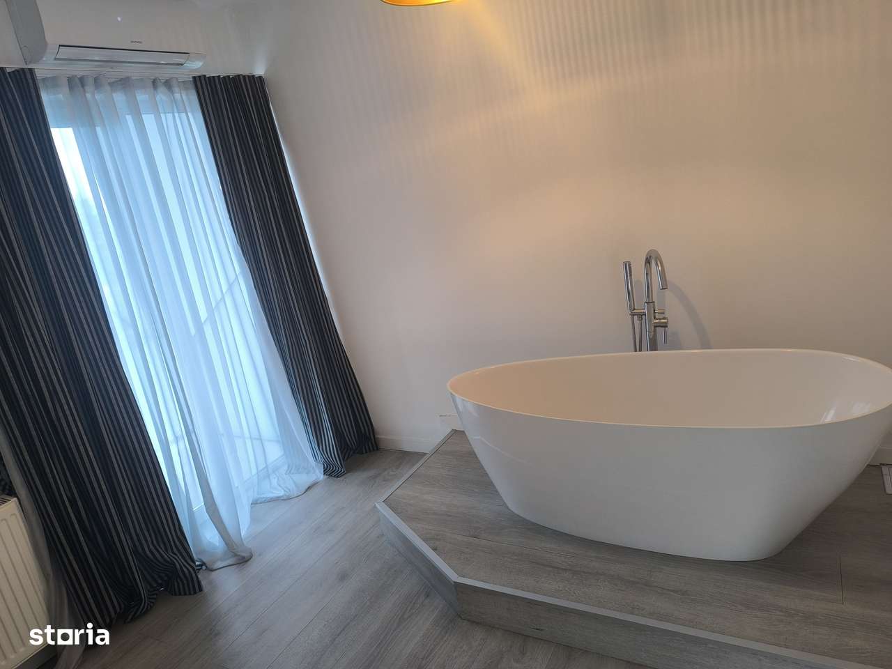 Penthouse 3 camere, 2 bai, dressing 90 mp Cornisa-8