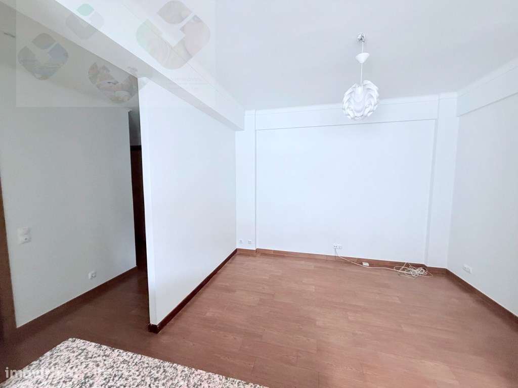 Amadora Venteira, Excelente T1, Remodelado e Equipado, Oportunidade...-14