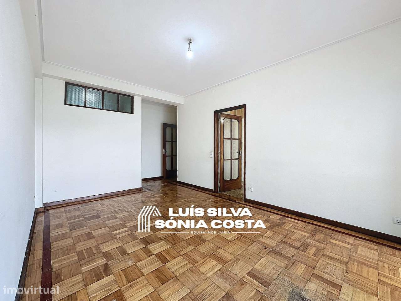 Apartamento T4 c/ Varandas e Elevador em frente á Câmara...-20