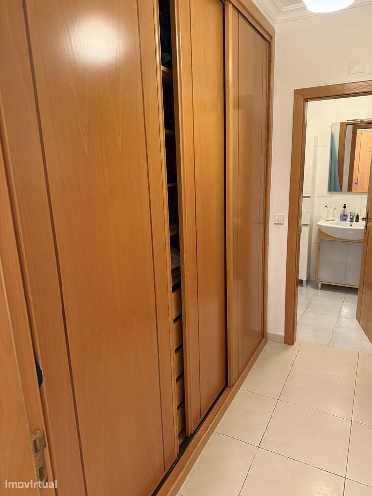 Alugo T1 em Camarate - Grande imagem: 4/10