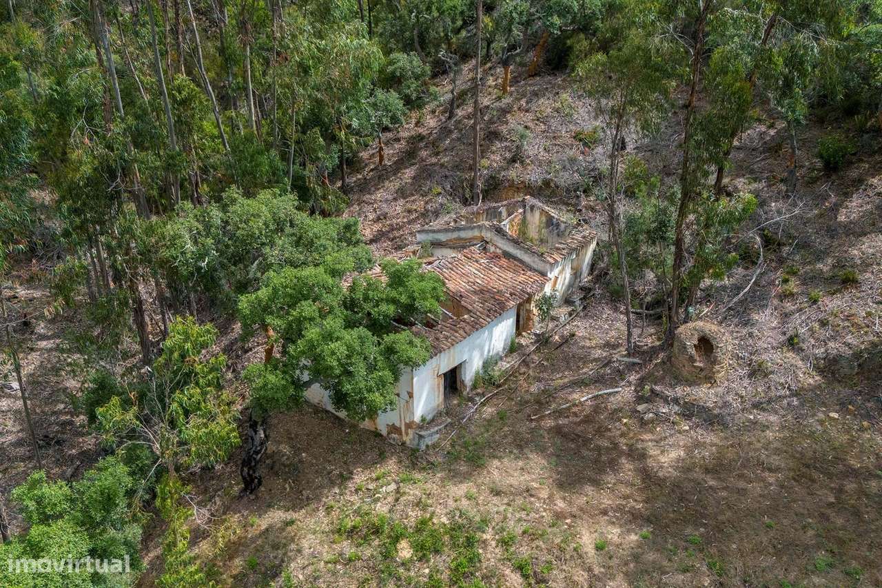 MORADIA RURAL RECONSTRUÍDA COM 2 RUÍNAS NUM LOCAL IDÍLICO, ODECEIXE - Grande imagem: 2/17