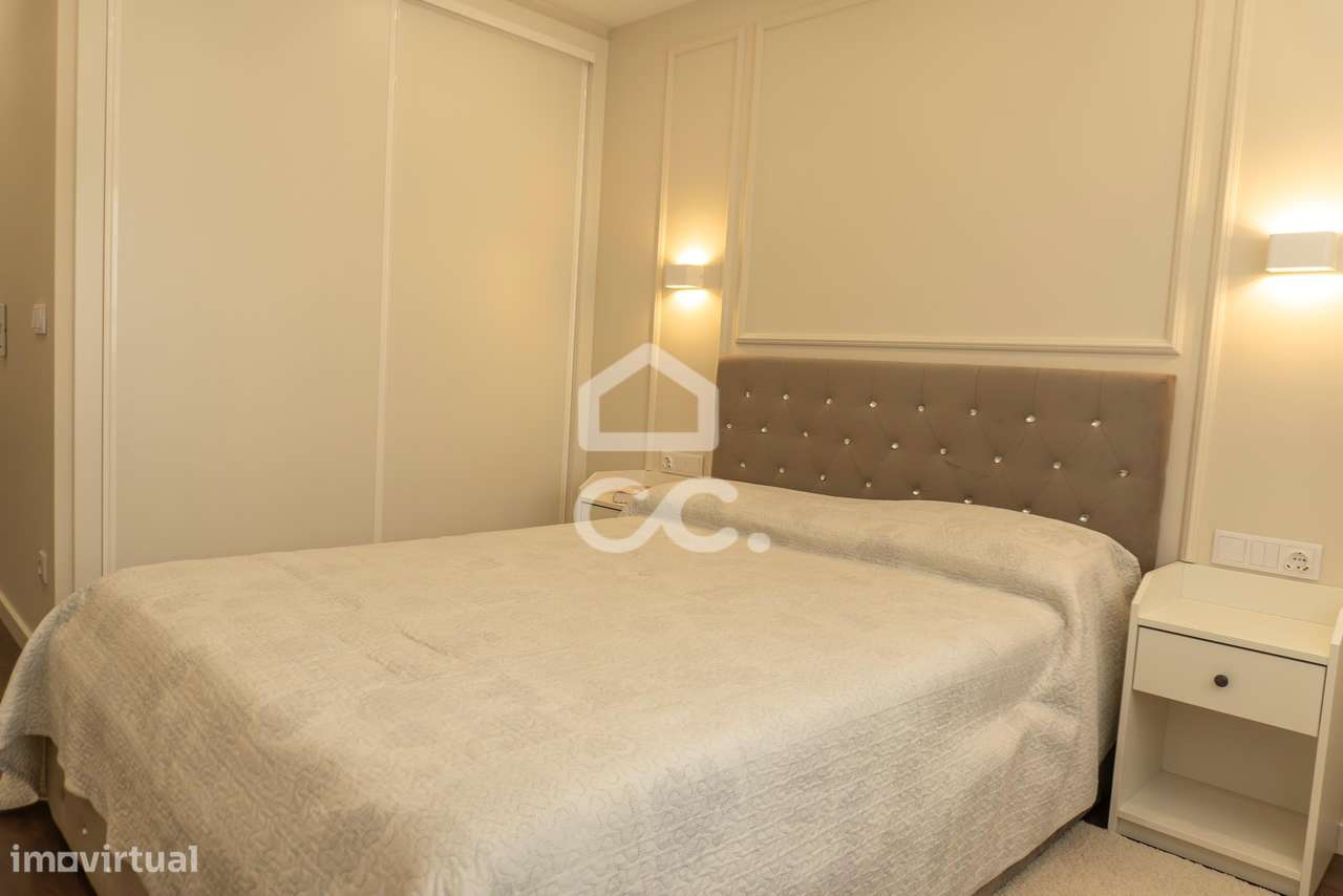 Apartamento T2  Renovado Alfornelos/ Metro-28