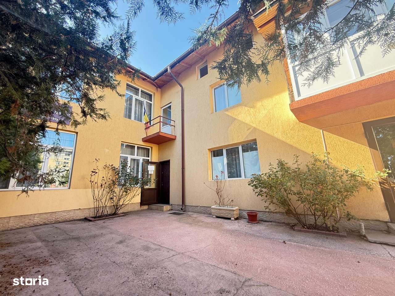 Cladire spatii birouri, P+1, 8 camere+dependinte, Targoviste, micro 5-2