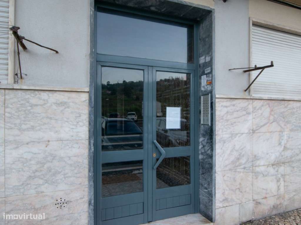 Imperdível T2 na Amadora!-15