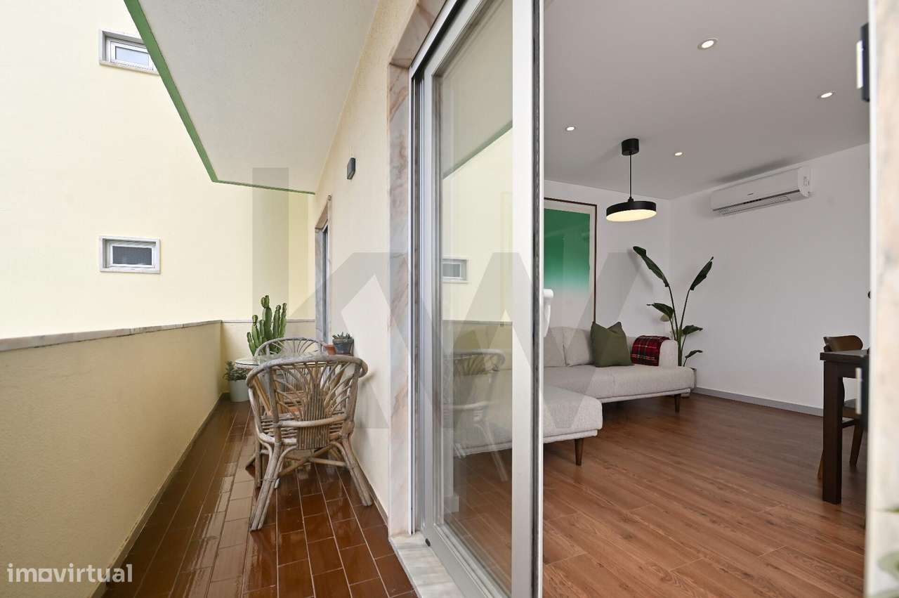 T3 Totalmente renovado em Carcavelos com duas varandas - Grande imagem: 5/29