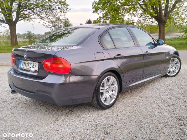 BMW Seria 3 320i - 4