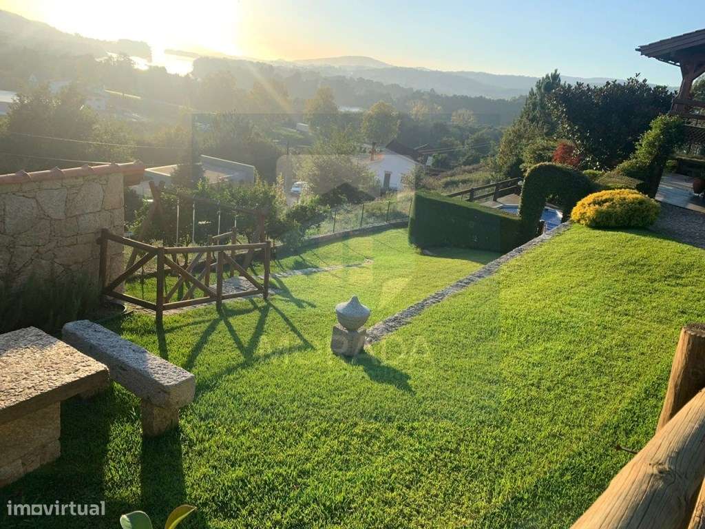 MORADIA C/ PISCINA || VISTAS RIO || VILA NOVA DE CERVEIRA-11