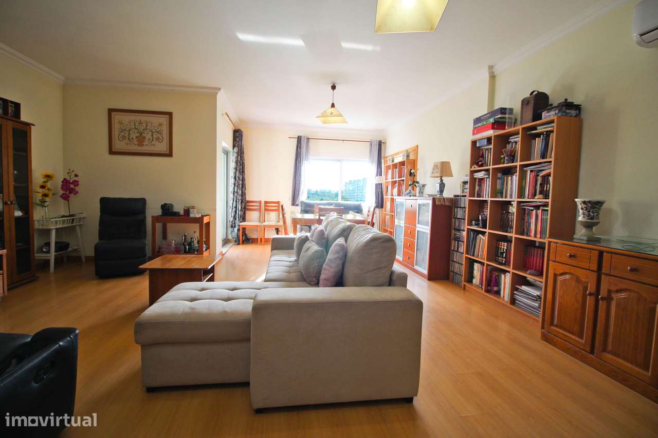 Moderno T3 em Portimão, Faro, com 2 garagens - Oportunidade Única! - Grande imagem: 3/25