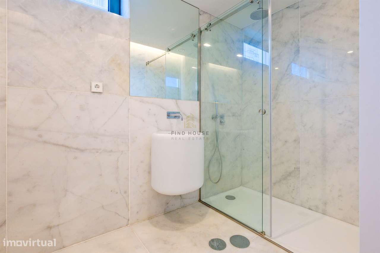 Moradia T3 com elevador privativo, garagem box e logradouro no centro - Grande imagem: 4/41