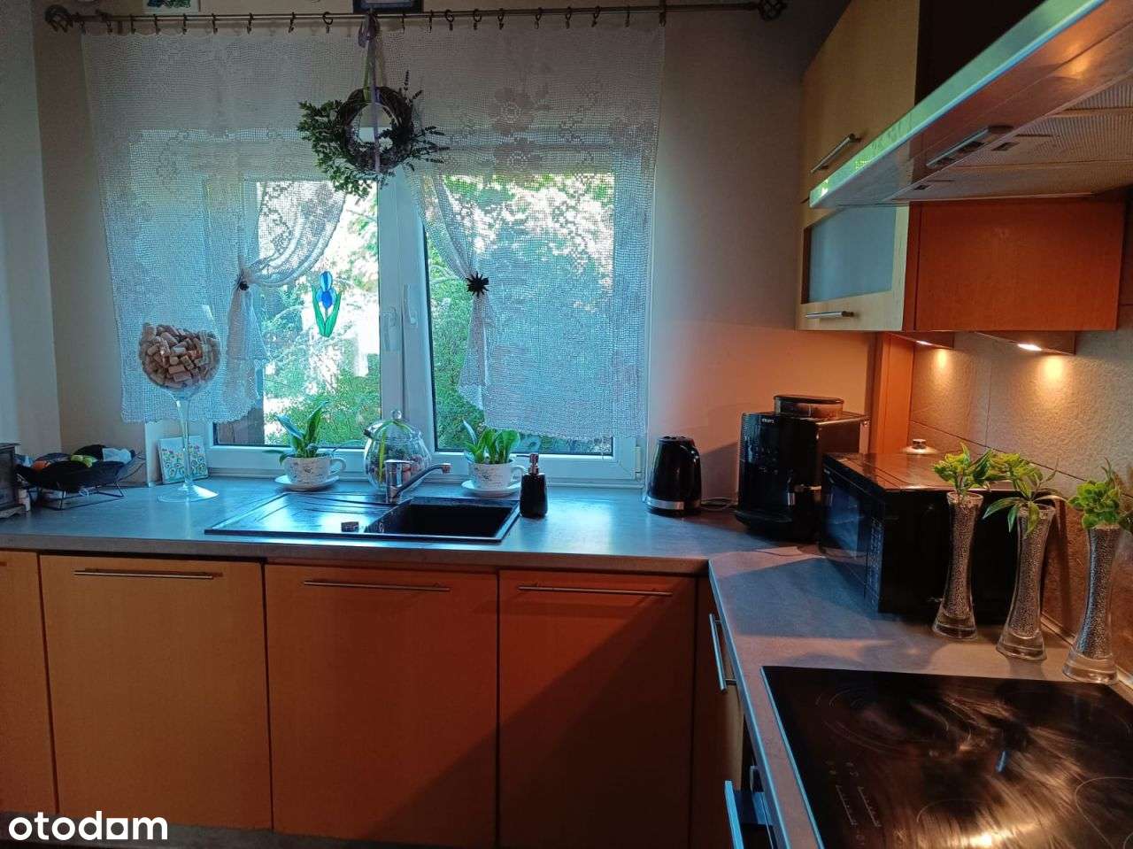 Słoneczne Wzgórze, klimatyczny dom z pięknym ogrod-12