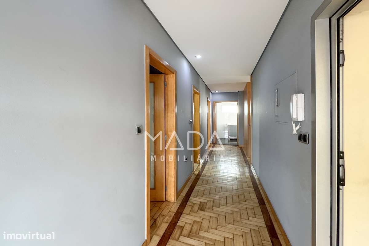 Apartamento T2+1 (último piso) c/sótão no centro histórico de Braga-19