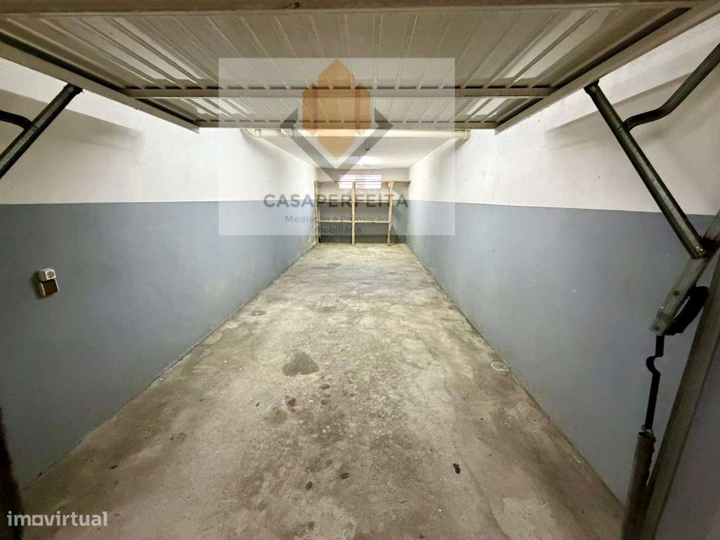 Fabuloso Apartamento T3 de 3 Frentes com Varanda e Box - Avintes-40