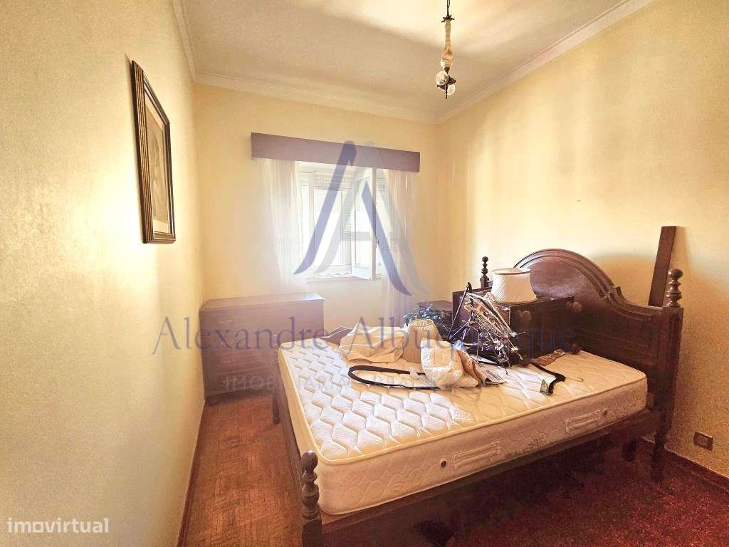 Apartamento T1 com vista Rio no Centro de Almada-15