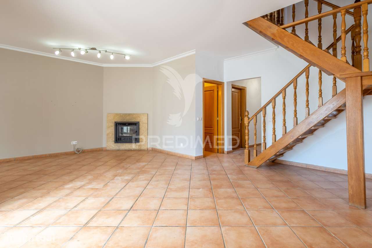 Moradia T4 de Gaveto na Urbanização Quinta Nova – Évora Com Quintal... - Grande imagem: 4/39