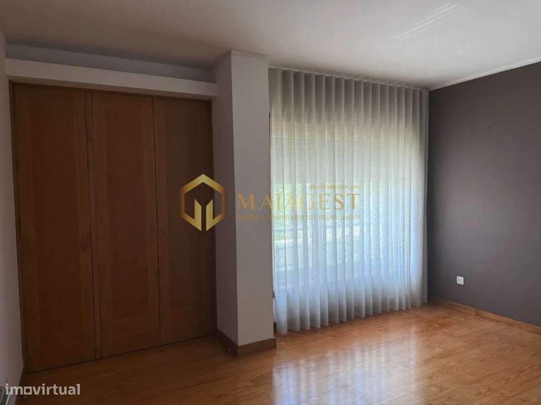 T2+1 Espaçoso com Garagem e Localização Privilegiada em Águas Santas - Grande imagem: 4/6