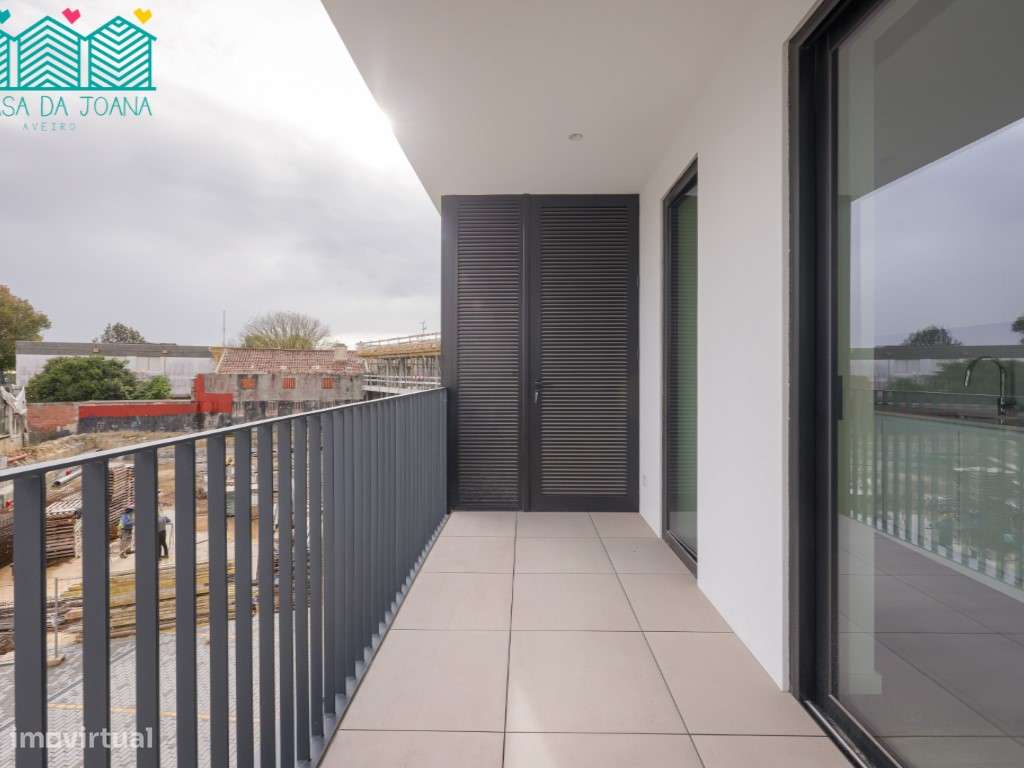 Apartamento T2 com Lugar de Garagem em Esgueira-24
