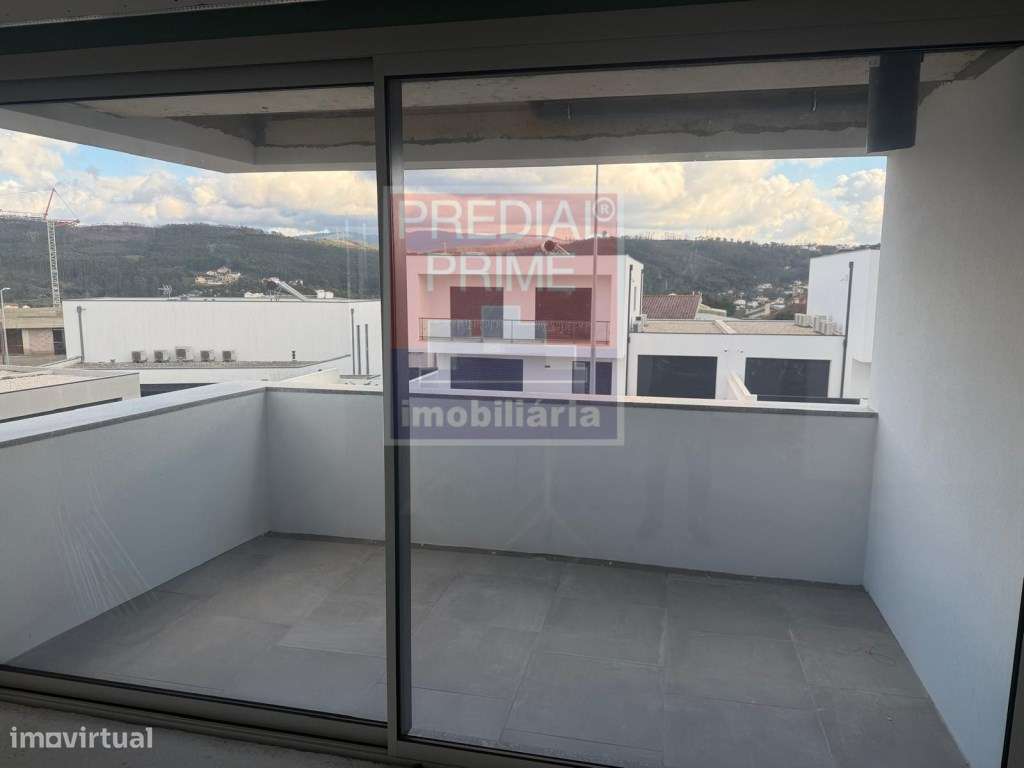 EXCELENTE APARTAMENTO T3 NO CENTRO DE OLIVEIRA DE AZEMEIS-9