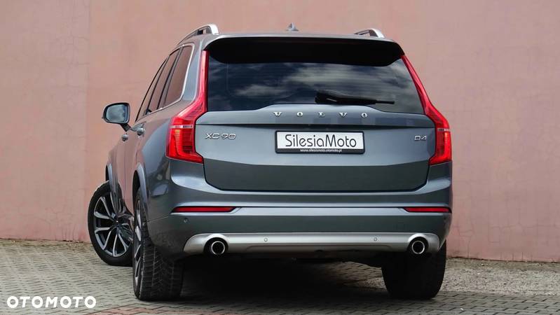 Volvo XC 90 - 4