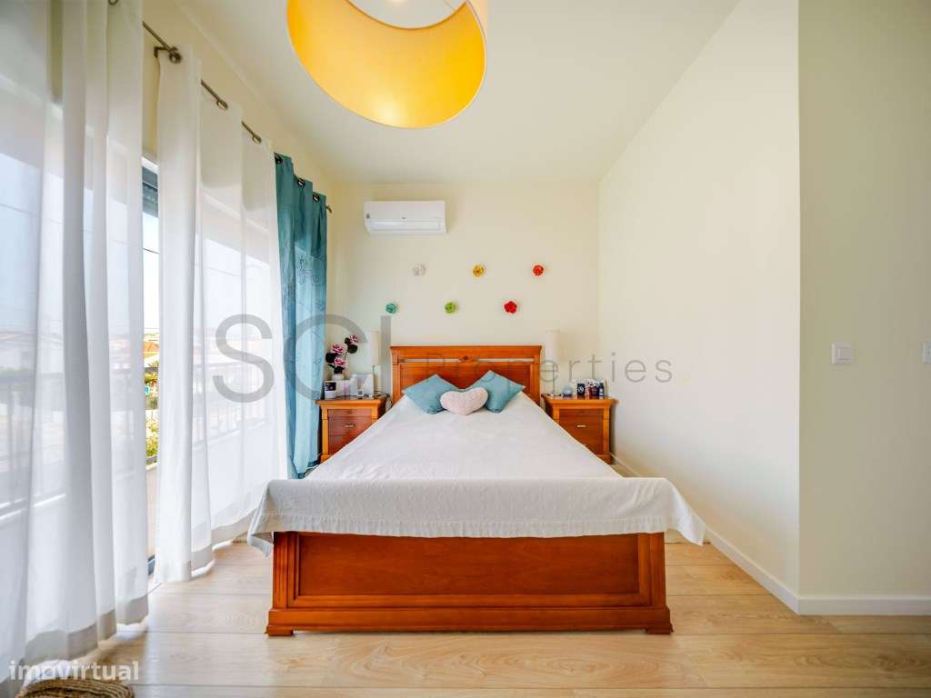 Moradia com piscina nas Quintinhas-26