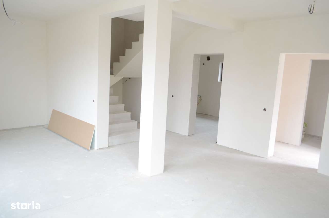 Casa cuplata (duplex) cu vedere panoramica in Dezmir-7