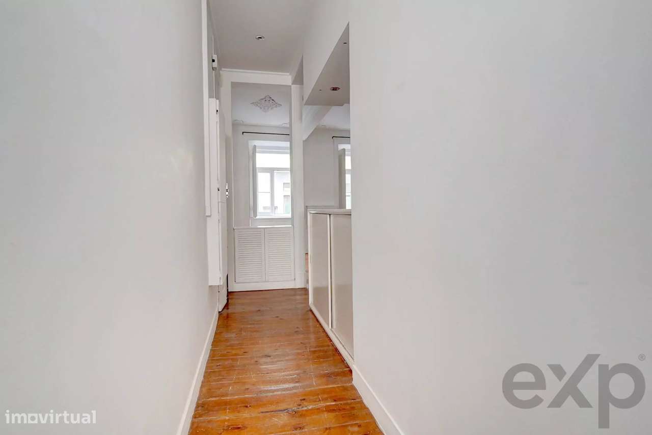 Apartamento T1+1 junto ao Jardim da Estrela – Lisboa-5