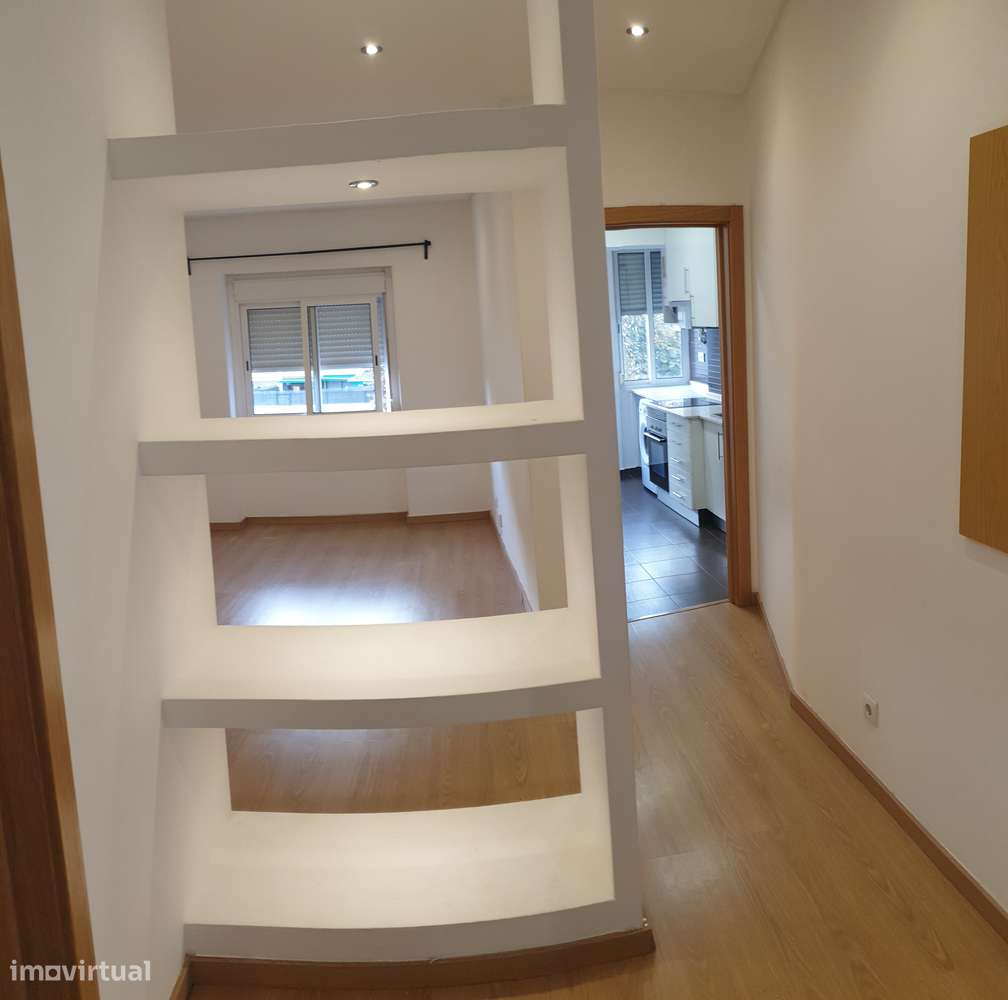 T2 coz. equipada na R. Cláudio Nunes - Benfica.  A nao perder - Grande imagem: 4/9