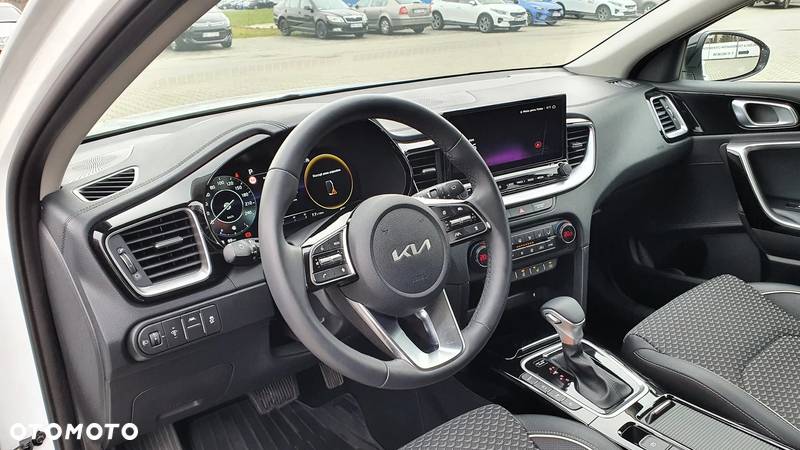 Kia XCeed 1.5 T-GDI L Business Line DCT - 11