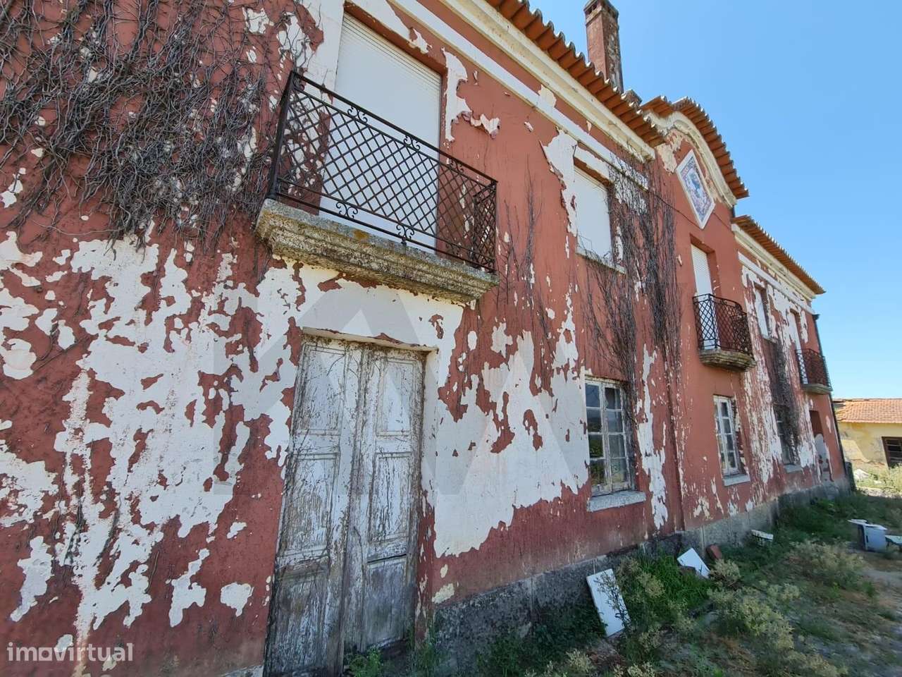 Moradia  com Terreno Urbano e Rústico  | 3.147 m2 |  Vimieiro, Santa C-57