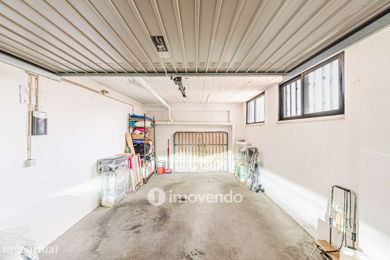 Apartamento T2 com garagem em condomínio com jardim, Paço de Arcos-29