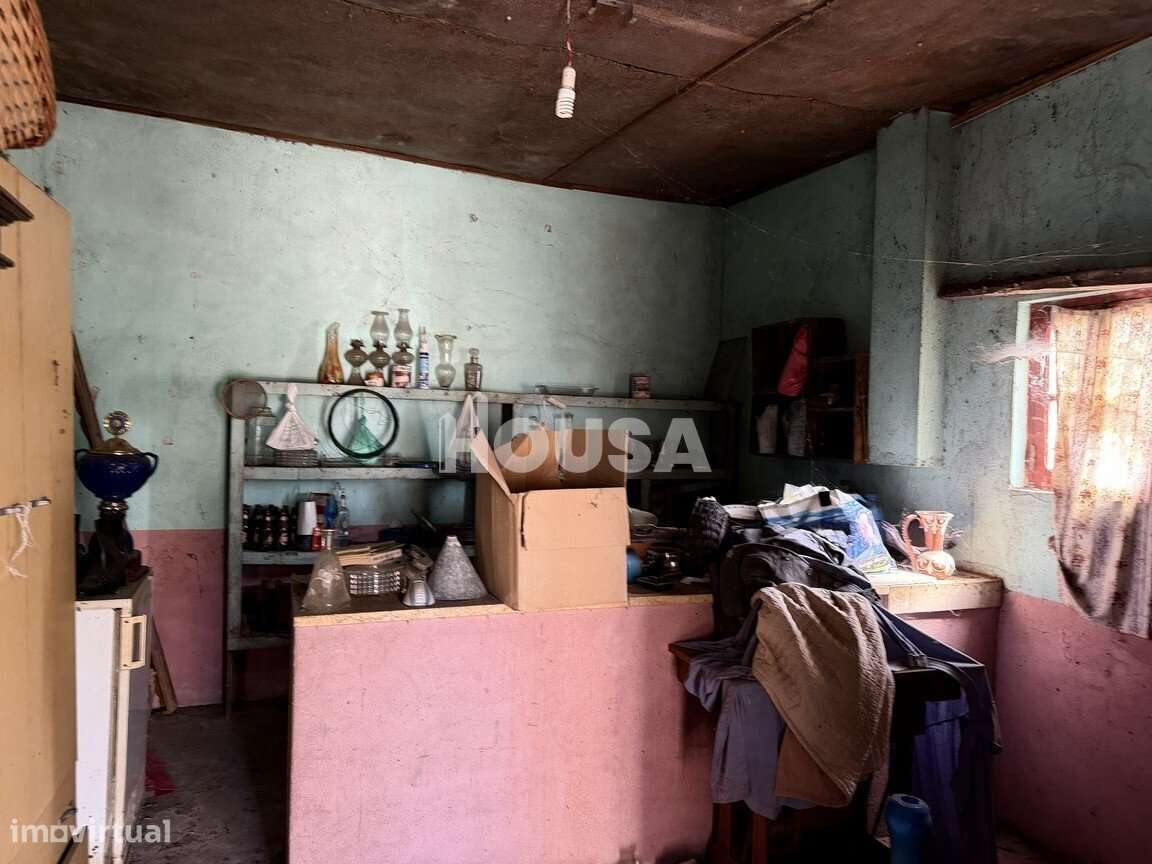 Moradia com Logradouro, Garagem e Anexos | Excelente Potencial de R...-10