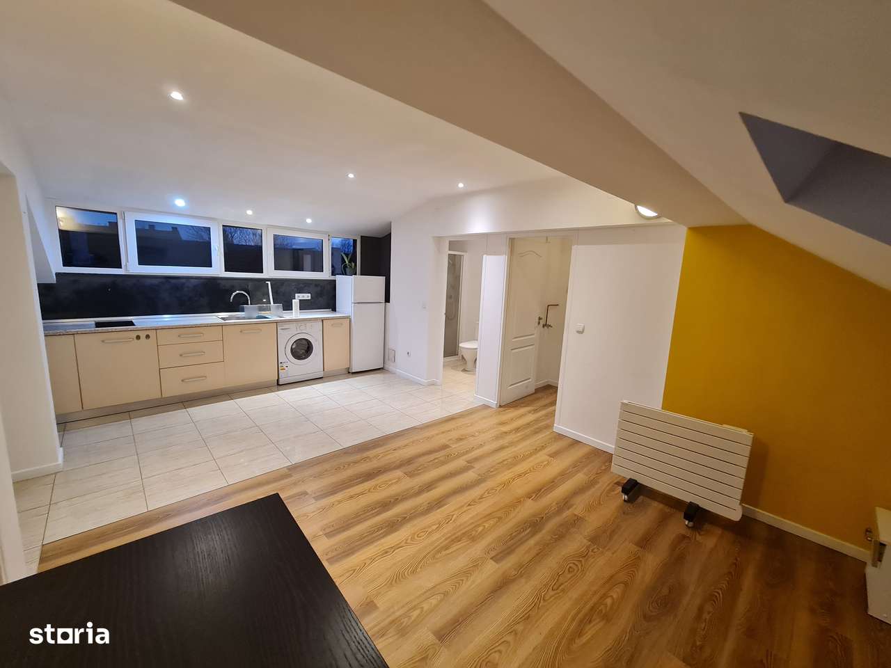 Inchiriez ap. 2 camere Central Piata Mare. Incalzire și apa inclusa. - Imagine principală: 5/14