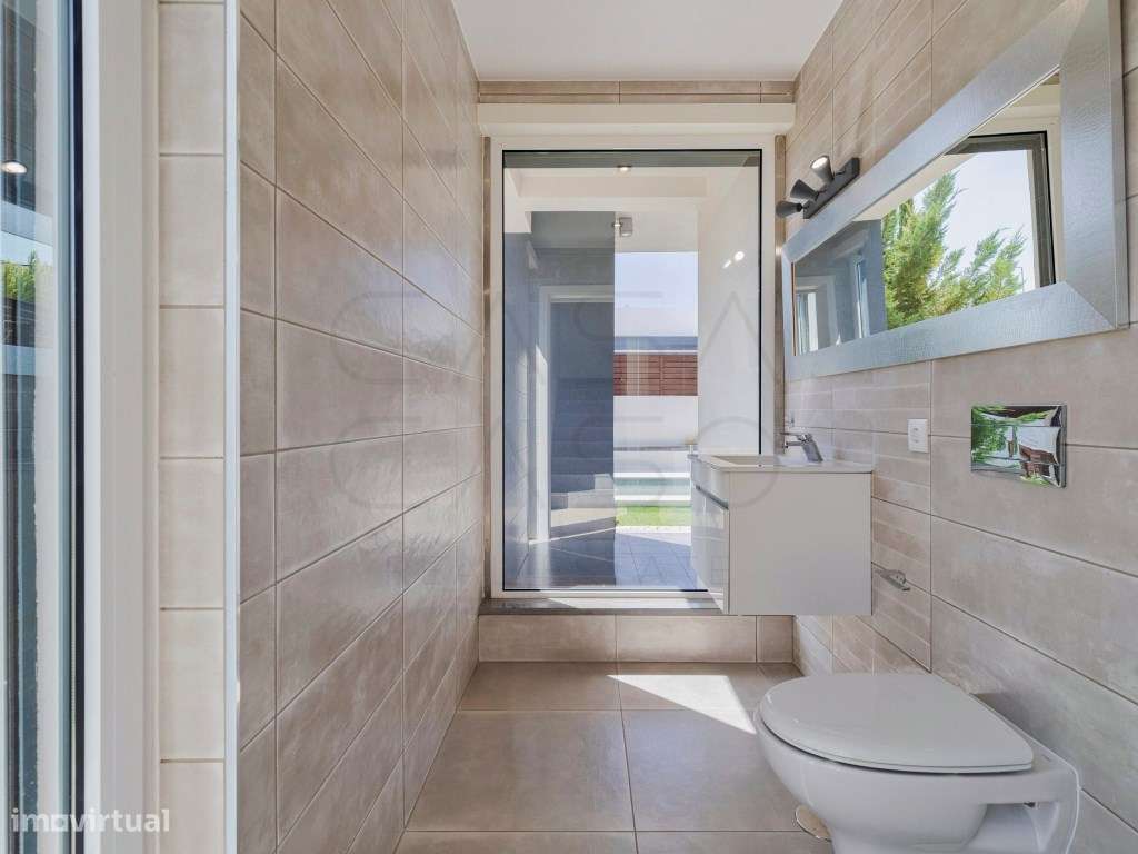 Moradia T3 com Piscina nos Jardins de Santiago - Setúbal-11