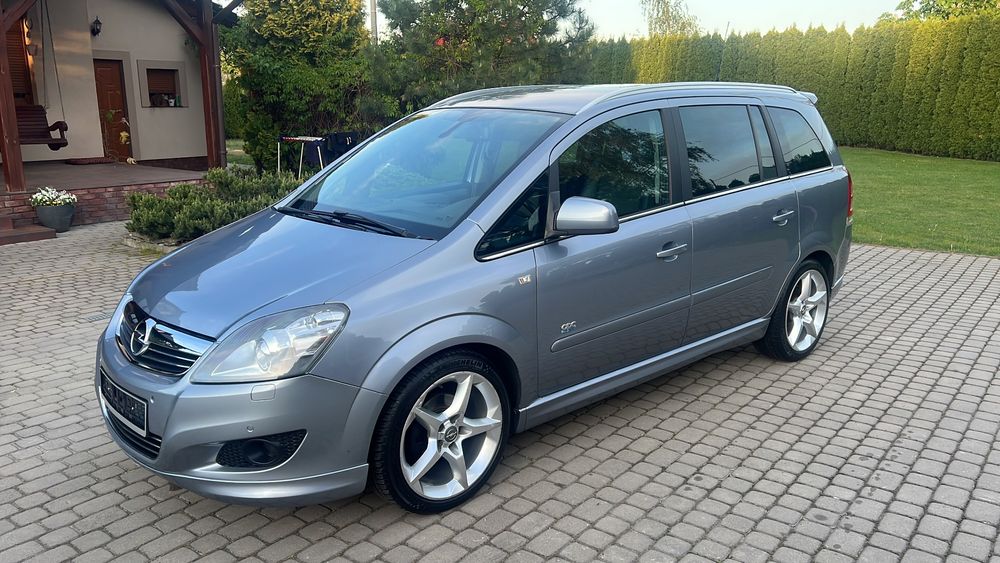 Opel Zafira B 2011