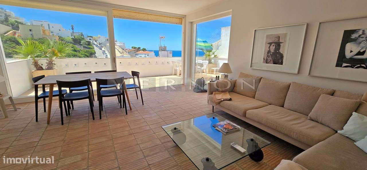 Moradia Moderna Renovada com Vista Mar e Rooftop no Centro de Carvoeir-6