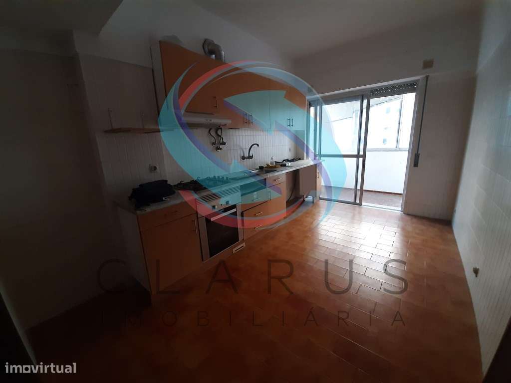Excelente Apartamento T2 -Almada-6