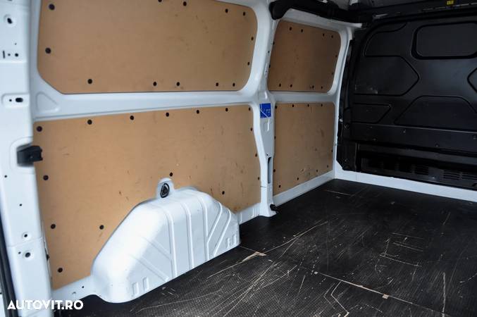 Ford Transit Custom Furgon L2H2 - 10