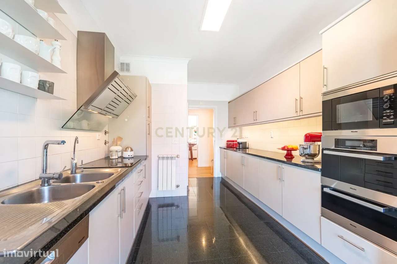 Apartamento T2 118 m2 com varanda e parqueamento - Quinta da Beloura-23