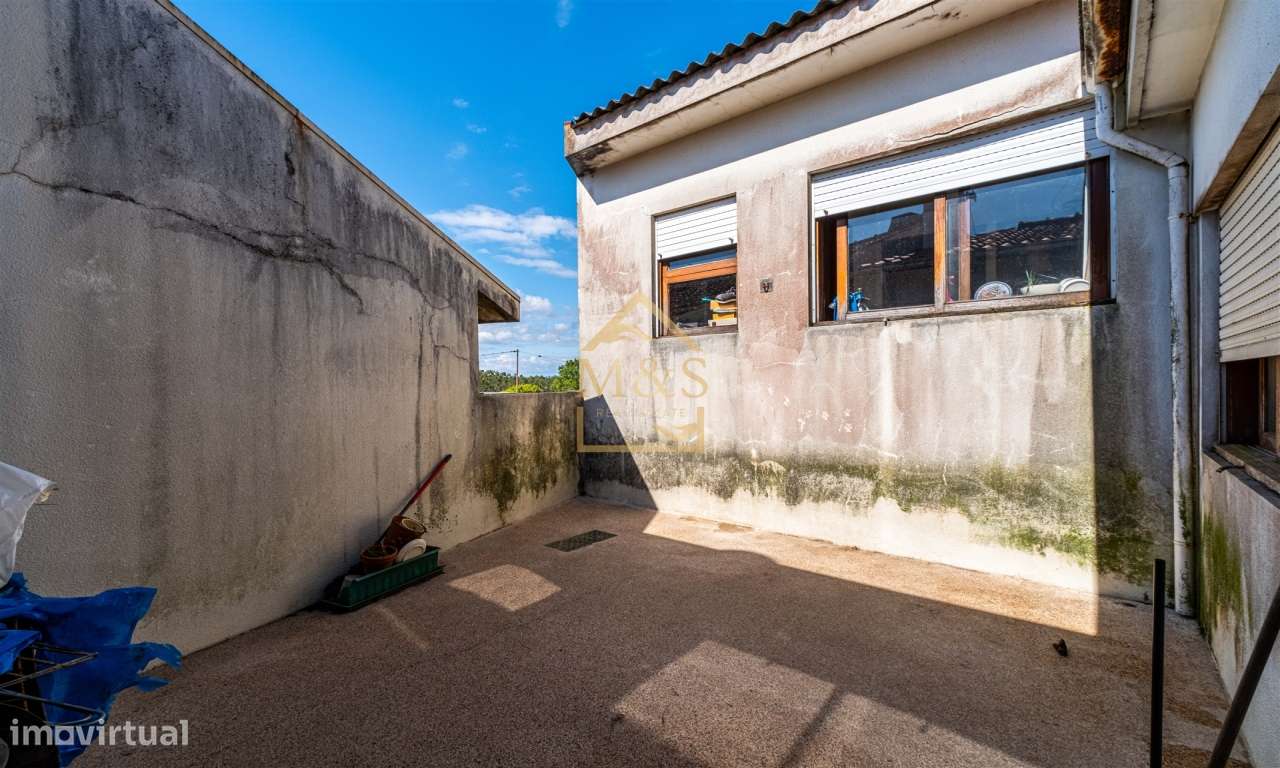 Moradia com comercio| Terreno 2900m2 |  Praia - Lavra-27