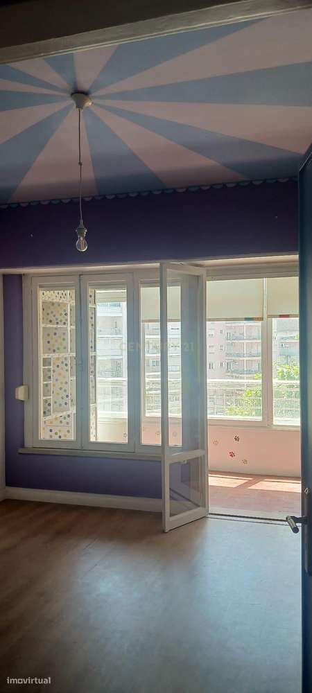 Apartamento T2 +1 Duplex em Alvalade, Lisboa - Oportunidade Única-12