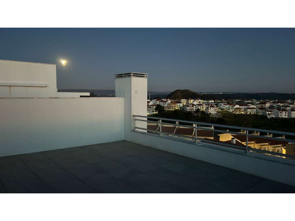 Penthouse T2 com vista panorâmica de mar e terraço privado em condo...-41
