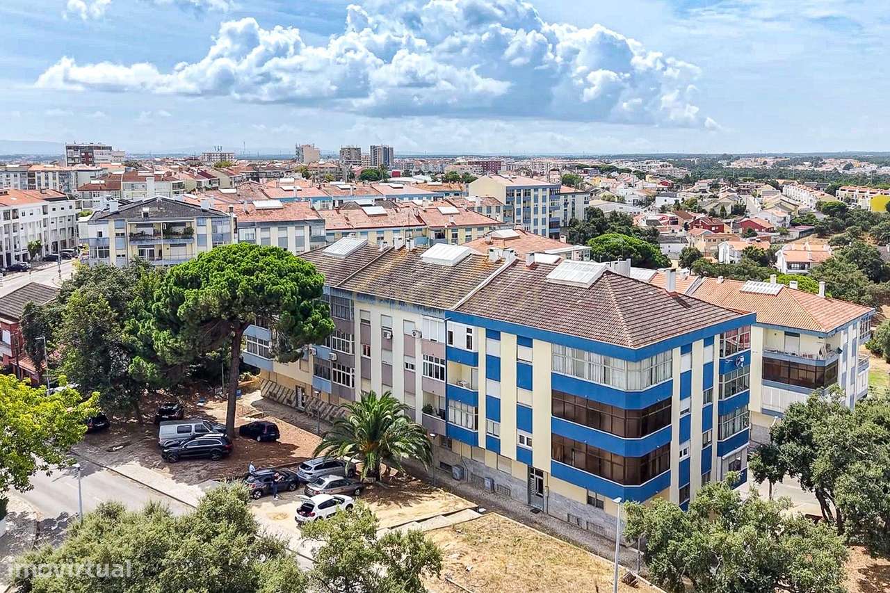 Apartamento T3 em Amora, Seixal-24