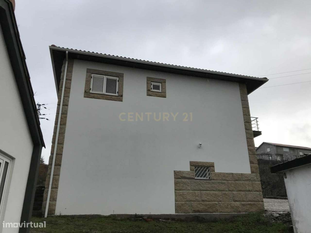 Moradia V4 + Moradia para Restauro + 1000 m² de terreno em Tabuado, Ma-24