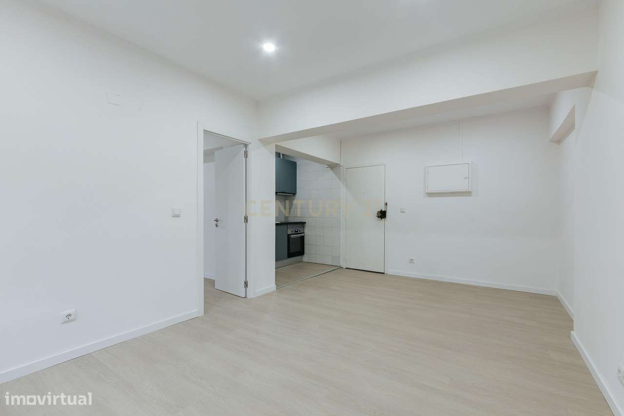 T1 Remodelado em Monte Abraão – Pronto a Habitar! - Grande imagem: 4/23